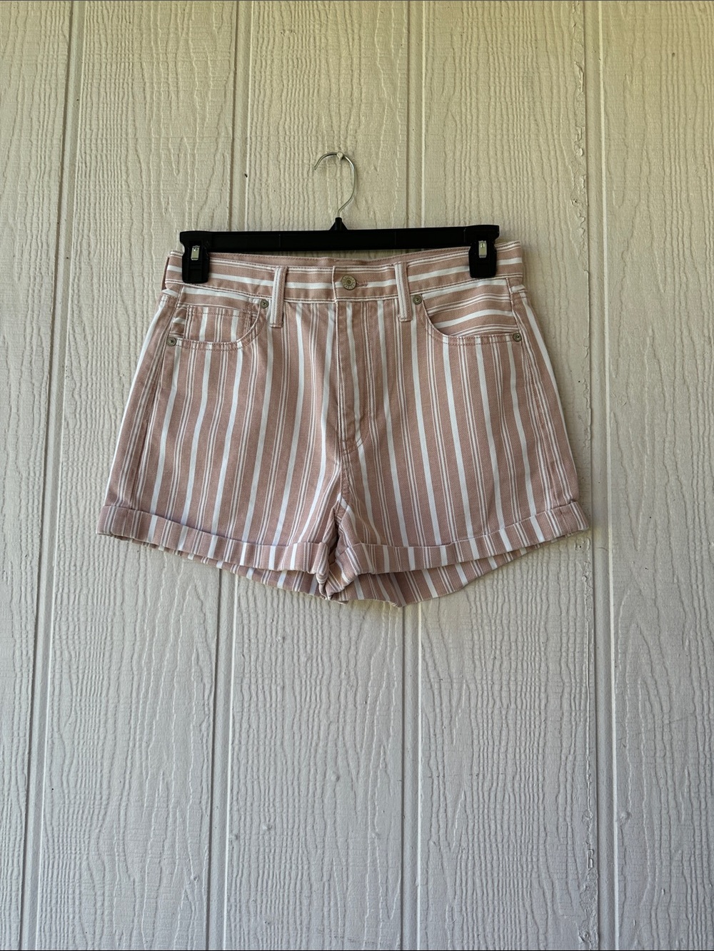 American Eagle Striped Cuffed Mom-short